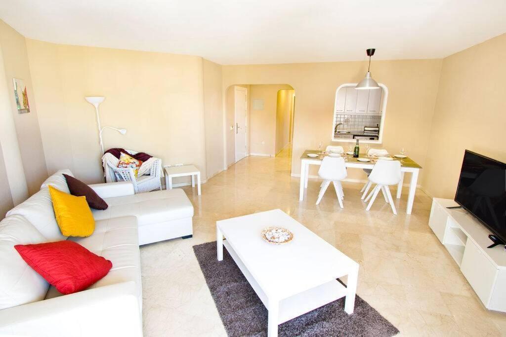 Spectacular Apartment In Matchroom Country Club Fuengirola Exterior foto